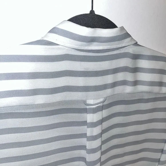 Petite 🍌 Banana Republic Button Down - Picture 5 of 13